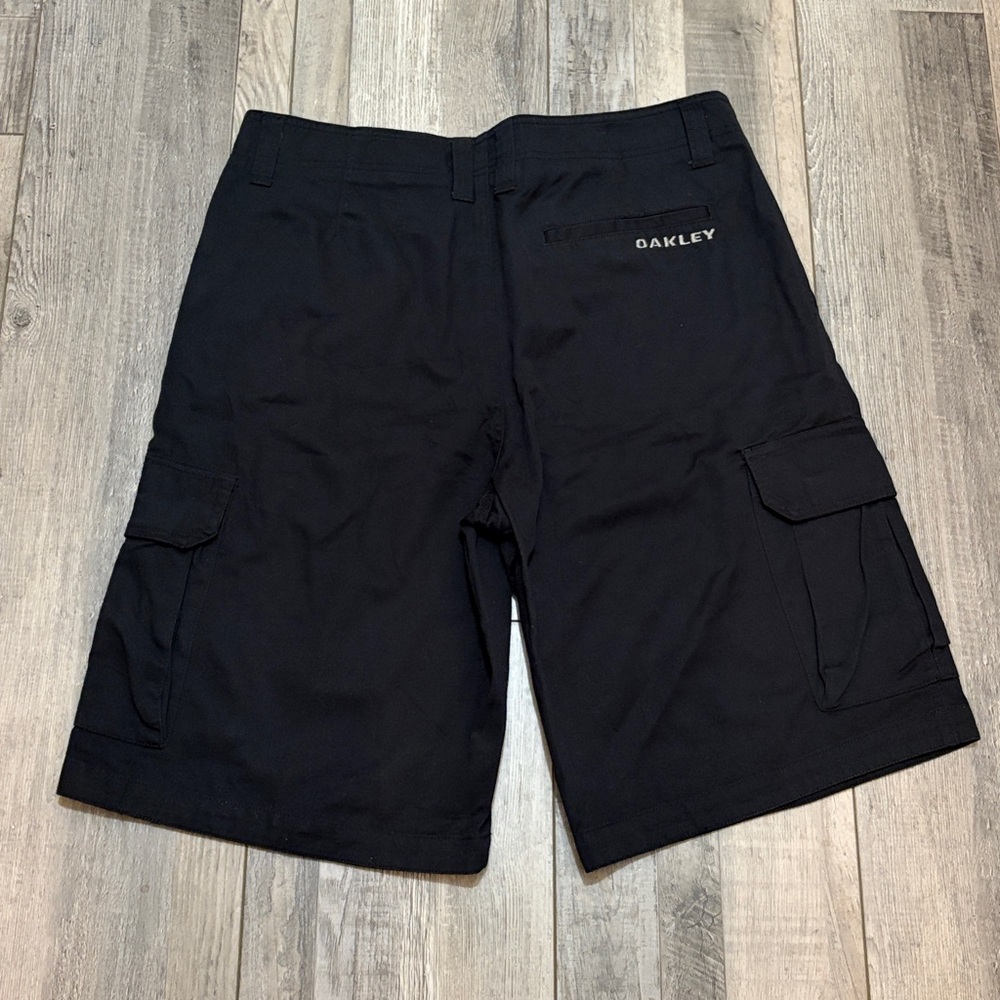 Men's Oakley Black Cargo Shorts - Picture 2 of 4